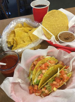 Tippy's Taco House food