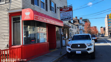 Collins Brothers Chowder outside