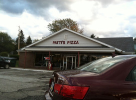 Patti's Pizza outside