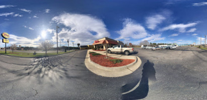 Bojangles' Famous Chicken 'n Biscuits outside