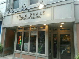 Villa Reale Pizzeria outside