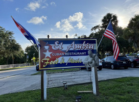 El Ambia Cubano Cuban outside