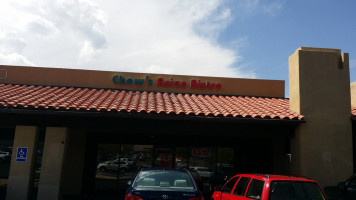 Chow's Asian Bistro outside