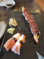 Izmi Sushi food