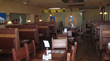 Tres Campanas New Mexican inside