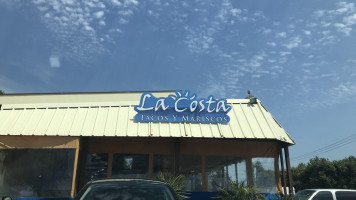 La Costa Taqueria outside