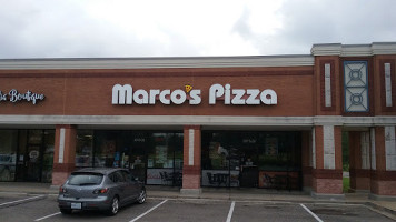 Marco's Pizza outside