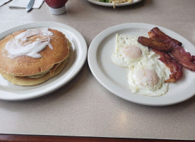 Michael's Family Diner food