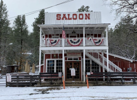 Crown King Saloon Cafe outside