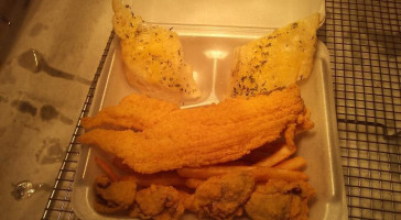 Perry's Seafood food