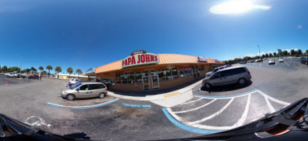 Papa Johns Pizza outside