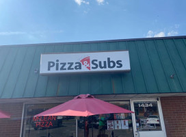 Mclean Pizza Subs food