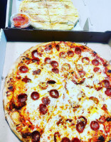 Sciulli's Pizza food