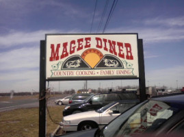 Magee Country Diner outside