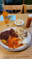 Francisco's Salvadoreño food