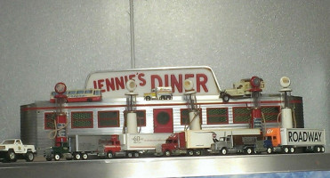 Aunt Jennie's Route 41 Diner outside