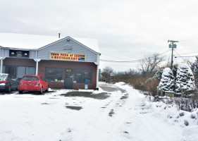 Exeter Town Pizza Inc outside