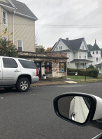 Hank's Hoagies outside