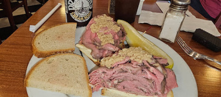 Murray's Deli food