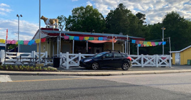 Taqueria La Vaquita outside