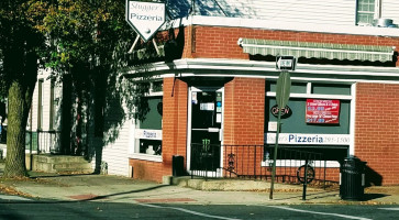 Slugger's Pizzeria outside