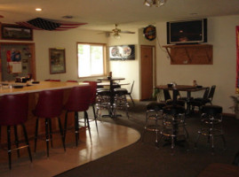 Jb's Grub And Pub inside