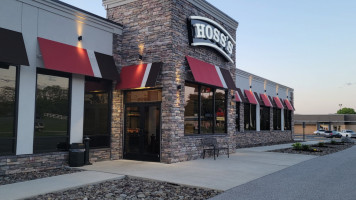 Hoss's Steak Sea House outside