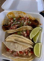 Victor's Taco Shop food