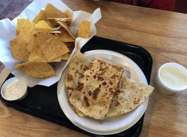 Victor's Taco Shop food