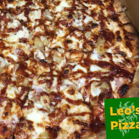 Leo's Pizza food