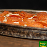 Leo's Pizza food