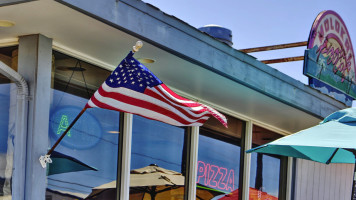 Molokai Pizza Cafe outside