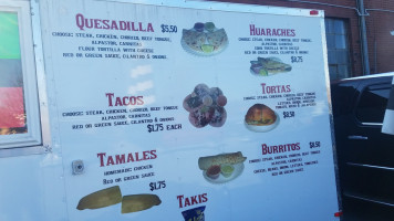 Alex's Tacos outside