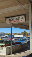 Ben's Diner outside