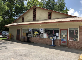 Bell's Drive In outside