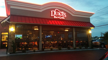 Dukes And Grill food