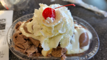 Braum's Ice Cream Dairy Store food