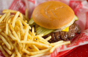 Freddy's Frozen Custard Steakburgers food