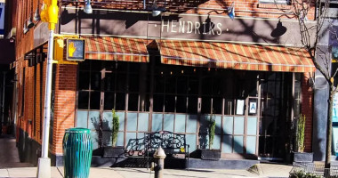 Hendriks outside