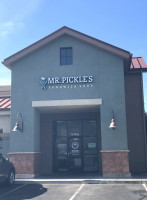 Mr Pickle's Sandwich Shop outside