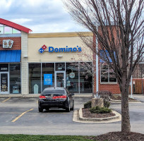 Domino's Pizza outside