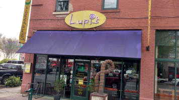 Lupi's Pizza Pies outside