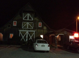 Brooksie's Barn outside