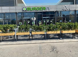 Burgerfi outside