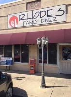 Rhodes Family Diner outside