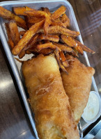 Quinn's Neighbourhood Pub And Eatery food