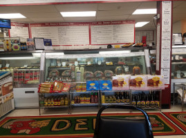 Vincent's Deli Cater inside