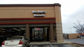 Do Dah's Donuts outside