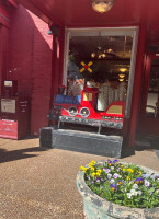 Silver Caboose Soda Fountain outside