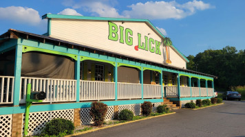 Big Lick Tropical Grill outside